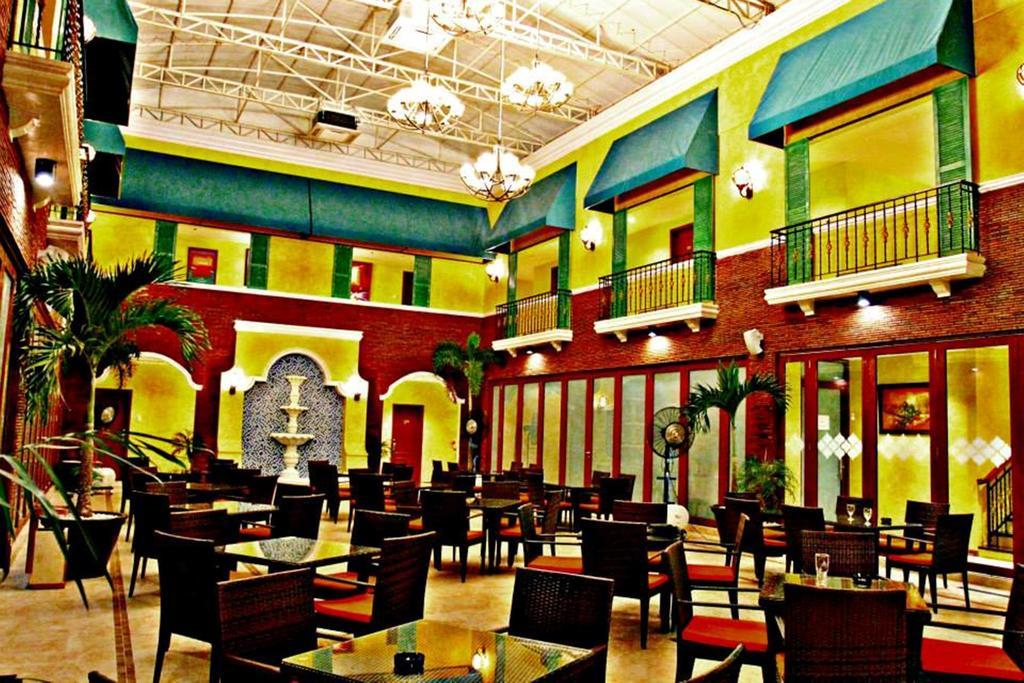 The Pepperland Hotel Legazpi Exteriér fotografie